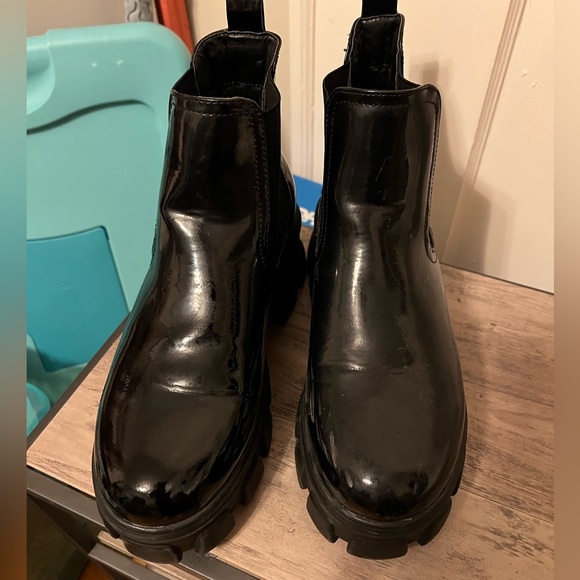 Boots - Picture 1 of 4